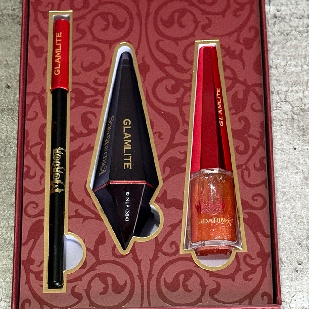 Glamlite Lord of the Rings Eye of Sauron 3-Pc Lip Kit Gloss Liner Lipstick NEW